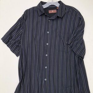 Toscano button down mens short sleeve shirt size Large.